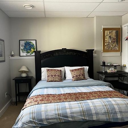 Citadel Cozy Quilt Private Bedroom Калґарі Екстер'єр фото