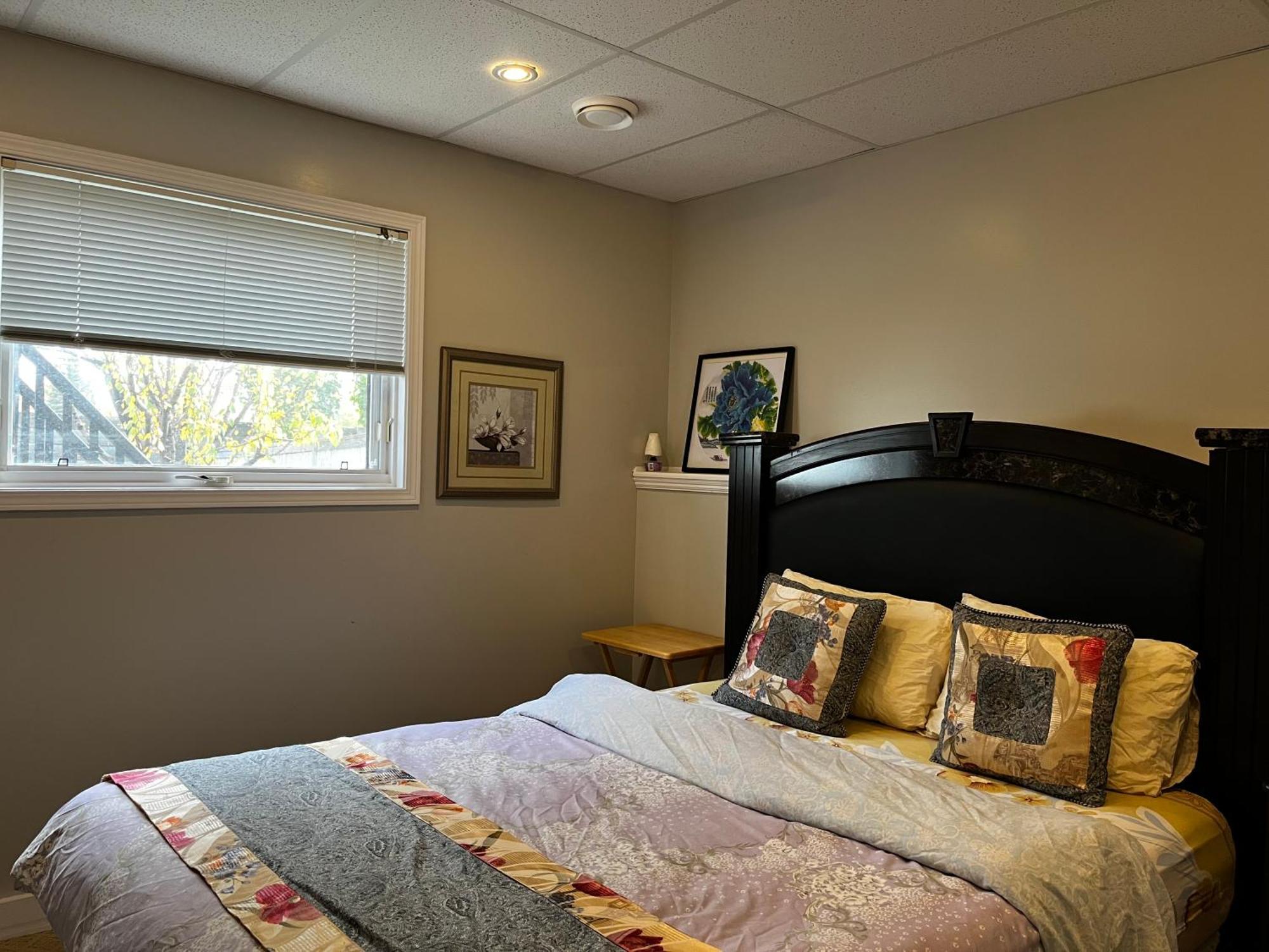 Citadel Cozy Quilt Private Bedroom Калґарі Екстер'єр фото